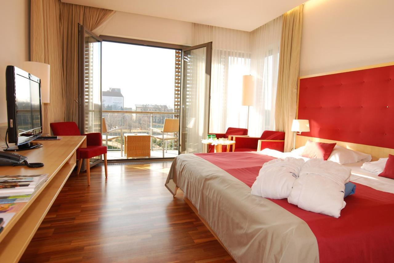 Therme Laa - & Silent 4*